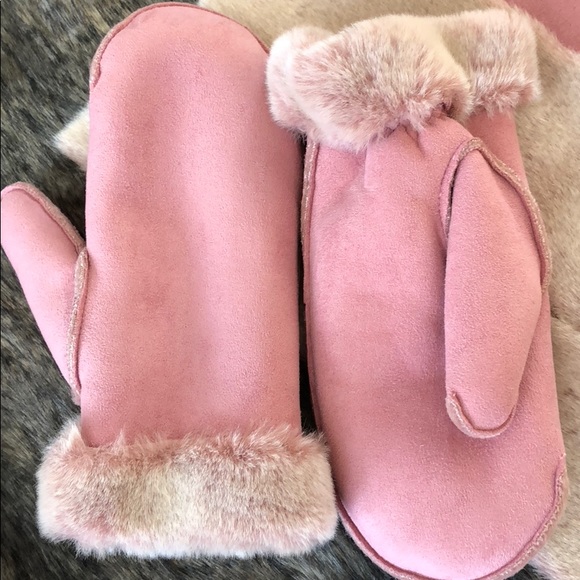 NWOT Pink Suede & Faux Fur Scarf & Mittens - Picture 2 of 3